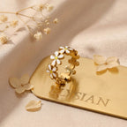 ELYSIAN Floréane Daisy Ring