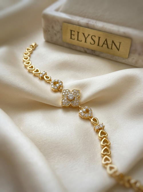Crystal Heart Bloom Bracelet ✨